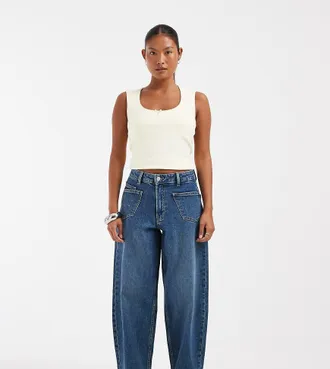 Vero Moda Petite Zelda jeans barrel leg a vita alta con dettaglio tasche in denim blu medio