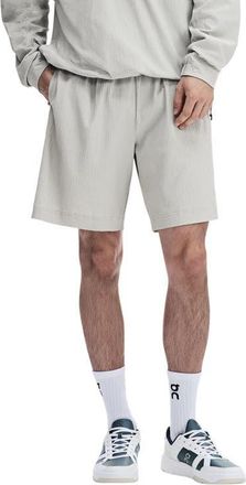 On Courtside Eaze Shorts in Brume at Nordstrom, Size X-Large