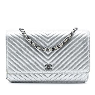 Chanel Tweedehands Cc Chevron Metallic Lamsleer Wallet On Chain