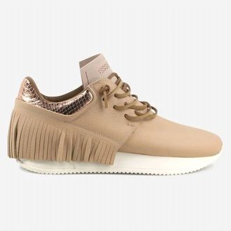 ESSEutESSE Womens Fringe Sneaker In Nude