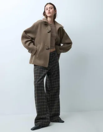 Arket cappotto corto in lana con collo a imbuto marrone