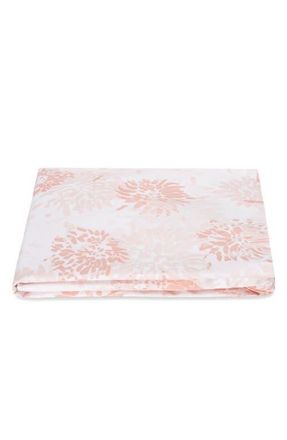Matouk Chrysanthemum 500 Thread Count Fitted Sheet in Blush at Nordstrom, Size Queen