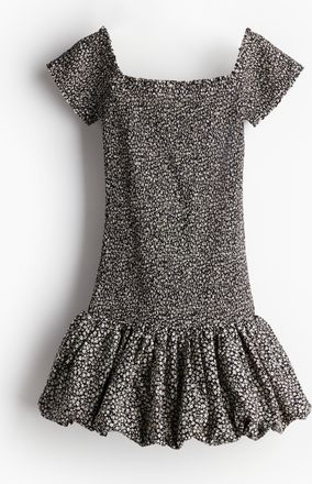 H&M Gesmoktes Off-Shoulder-Kleid - Schwarz