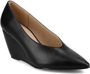 Journee Collection Danika Pointed Toe Pump in Black at Nordstrom Rack, Size 7.5