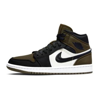 Nike Jordan Schoenen, Heren, Groen, 42 EU, Leer, Klassieke lichtgroene sneakers