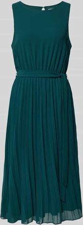 Apricot Midikleid mit Plisseefalten und Bindeg&uuml;rtel in Gruen, Gr&ouml;&szlig;e XXL