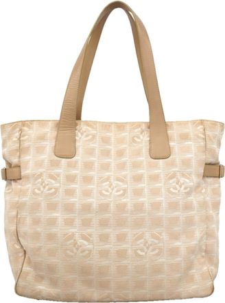 Chanel Beige Nylon Tote Bag (Pre-Owned)