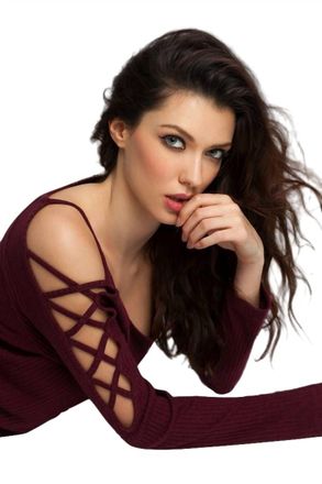 French Kyss Eva Tie-Up Sleeves In Burgundy