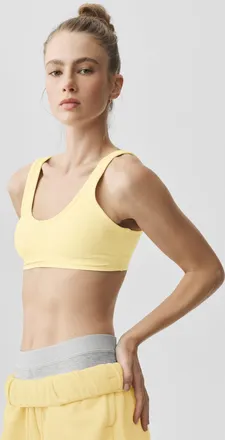 Alo Alosoft Center Stage Bra in Warm Butter Heather, Size: Medium