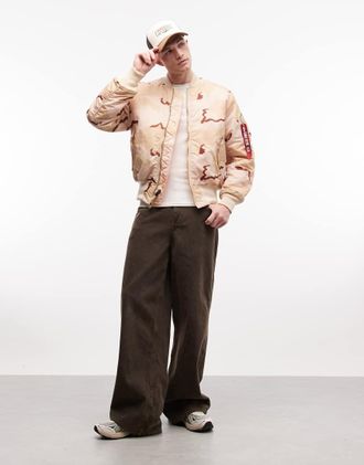 Alpha Industries Bomber con stampa mimetica-Neutro