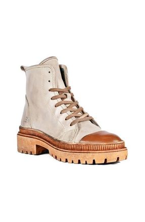 Roan Kinship Boot in Almond Bone Hd at Nordstrom, Size 7.5