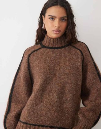 Vero Moda maglione a collo alto con impunture a contrasto in marrone chiaro