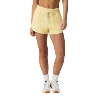 Vuori Clothing Halo Performance Short 2.0 In Lemon Snap Heather
