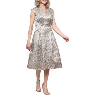 Alex Evenings Metallic Jacquard Midi Cocktail Dress in Champagne/silver at Nordstrom, Size 8