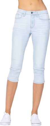 Judy Blue Mid-Rise Capri In Light Wash