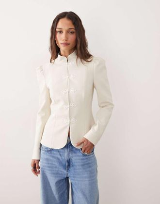 Miss Selfridge Giacca sartoriale color avorio con maniche a sbuffo-Bianco