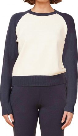 Monrow Supersoft Raglan Sweater In Ivory-Blue/black