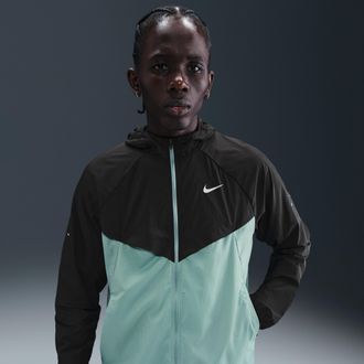 Nike Mens Stride Repel UV Running Jacket in Black | HV4548-014