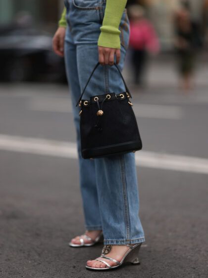 Su con lo stile! I sandali con zeppa più belli per l’estate