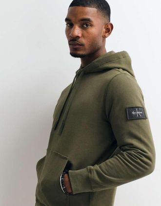 Calvin Klein Jeans felpa con cappuccio con badge in spugna-Verde