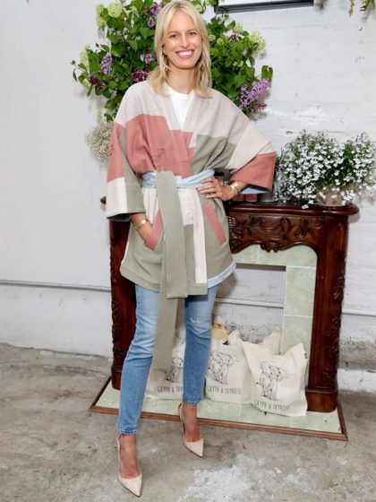 Gut gewickelt! Fashionistas tragen an lauen Sommerabenden eine Jacke im Kimono-Stil