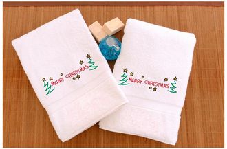 Linum Home Textiles Linum Home Textiles Set Of 2 Merry Christmas Embroidered Hand Towels