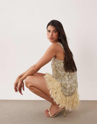 Asos Vestito corto giallo pallido decorato con orlo con piume sintetiche e scollo rotondo-Multi
