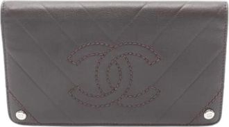 Chanel Pre-owned Wallets, female, Brown, Size: ONE SIZE Pre-owned Vintage Leather Wallet