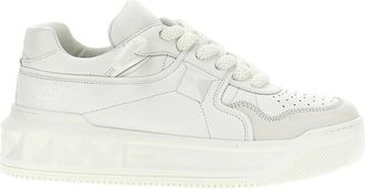 Valentino Garavani One Stud XL Low-Top Sneaker - Heren - Sneakers - Wit - 42 1/2 EU - Leer - Schoenen