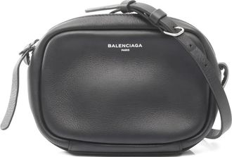 Balenciaga Everyday Camera leather cross body bag - women - Calf Leather - One Size - Black