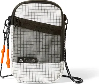 Nike ACG Ultralight Phone Sling in White | N1016104-180