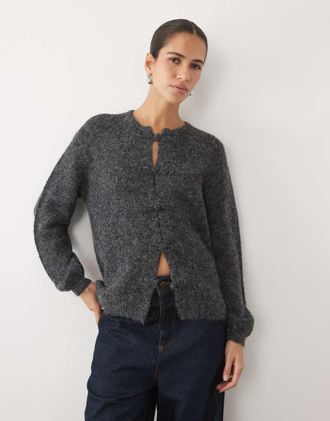 Vila cardigan lavorato a maglia morbida con chiusura con alamari in grigio scuro m&eacute;lange