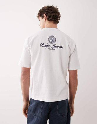Polo Ralph Lauren Heritage - T-shirt pesante bianca con stampa di stemma sul retro-Bianco