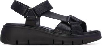 Xti Womens Pu Strap Sandal In Black
