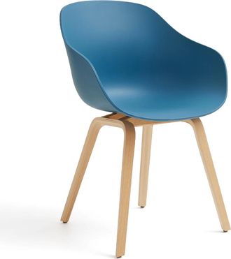 HAY About A Chair AAC 222, Eiche lackiert / azure blue 2.0 (Kunststoffgleiter)