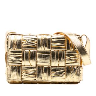Bottega Veneta Tweedehands Metallic Kalfsleer Intreccio Plisse Cassette Schoudertas