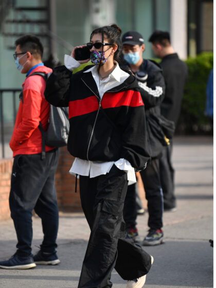 3 cool girl outfit ideas for your oversized white shirt