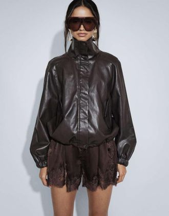 Only Giacca in similpelle con collo a imbuto solo in marrone scuro slavato