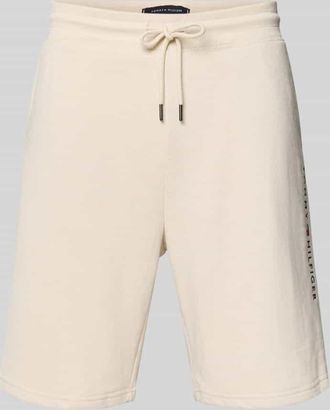 Tommy Hilfiger Regular Fit Shorts aus Baumwoll-Mix in Beige, Größe XXL