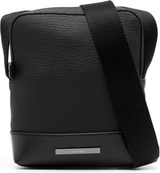 Calvin Klein pebbled-texture logo-plaque shoulder bag - men - Polyurethane - OS - Black