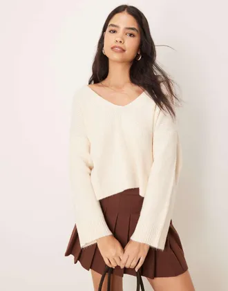Miss Selfridge v neck knitted sweater in cream-White