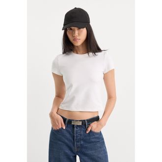 Good American Womens Super Stretch Baby T-Shirt | White, Size Medium | Good American by Khlo&Egrave; Kardashian