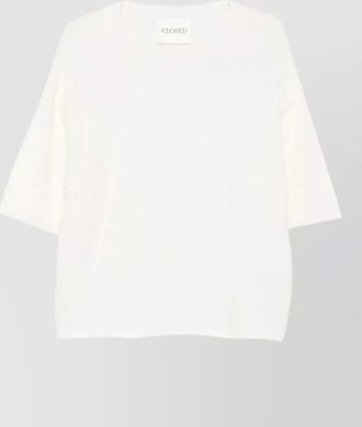 Closed fine-knit crew-neck short-sleeve sweater