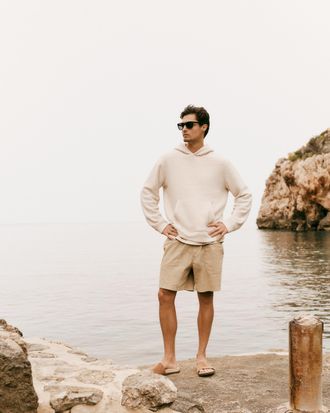 Vuori Clothing Beach Fleece Pullover Hoodie | Bone Heather | Medium