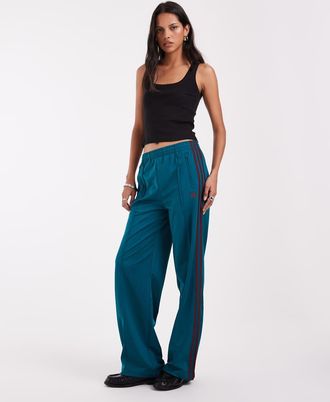 adidas Originals pantaloni della tuta Firebird ampi in verde petrolio e bordeaux-Blu