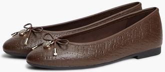 Tommy Hilfiger Womens Monogram-Debossed Leather Ballet Flat - Cocoa - US 6.5 / EU 37