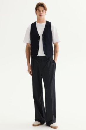 H&M Slim Fit Suit Waistcoat in Navy Blue at Nordstrom, Size 50