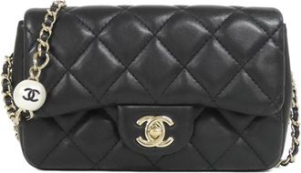 Chanel Leather Shoulder Bag (Pre-Owned)