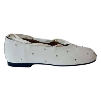 Reike Nen Womens Byul Ribbon Flats In Ivory