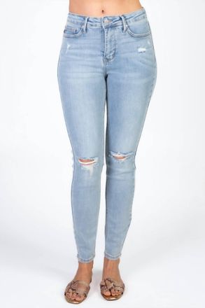 Judy Blue Tummy Control Destroy Skinny In Light Wash
